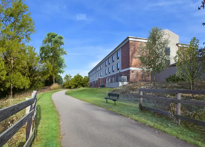 Holiday Inn Express Niles By Ihg