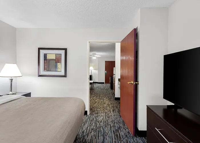 Quality Inn & Suites Niles
